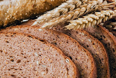 نان و غلات کامل غذای مقوی برای کودک